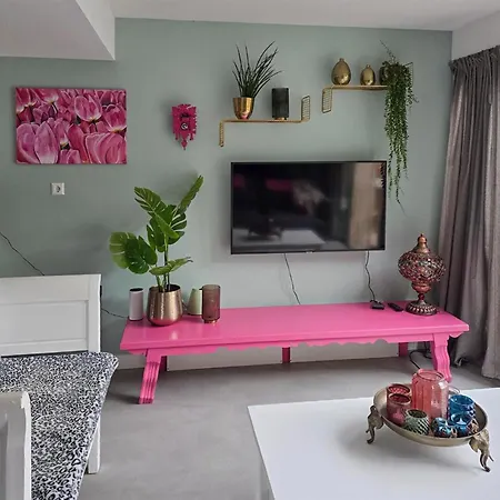 1 Bedroom Lovely In Prázdninový dům